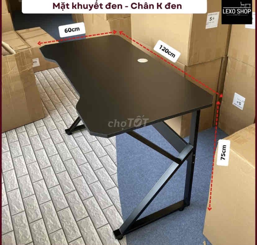 Bàn K mới, mới mua 1 tháng, ở quận 3 tự qua lấy