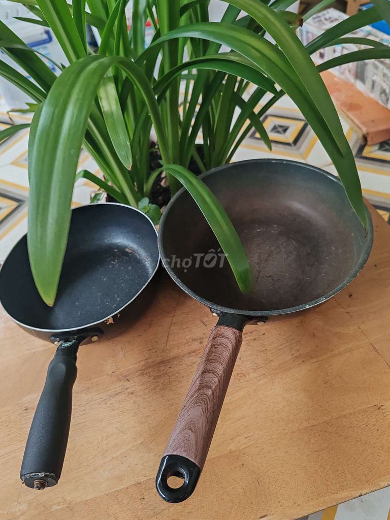 Chảo Nhật Bản 25cm, 20cm Đen Đã qua sử dụng. Mua bán Dụng cụ nhà bếp tại Quận 7 Tp Hồ Chí Minh được đăng bởi Vy Vy hình 1