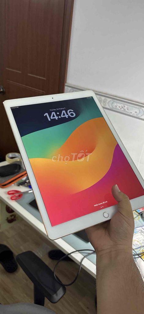 Apple iPad Pro 12.9 256GB Trắng. Mua bán Máy tính bảng tại Quận Gò Vấp Tp Hồ Chí Minh được đăng bởi Hoang Long An hình 1