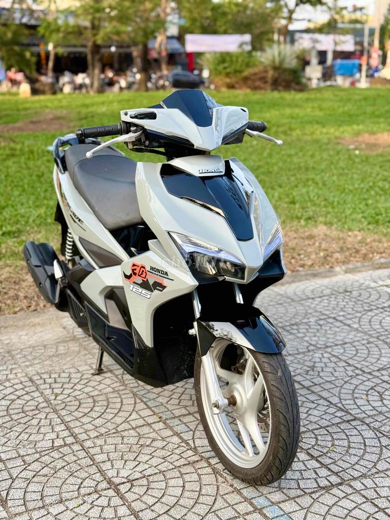 👉HONDA  AIR BLADE dky 2017 bso43 chính chủ, máy zi