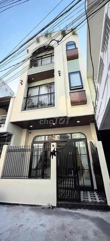 Аренда · 4 комн. · 90 м² · Quận Hải Châu, ул. Đường Yên Bái