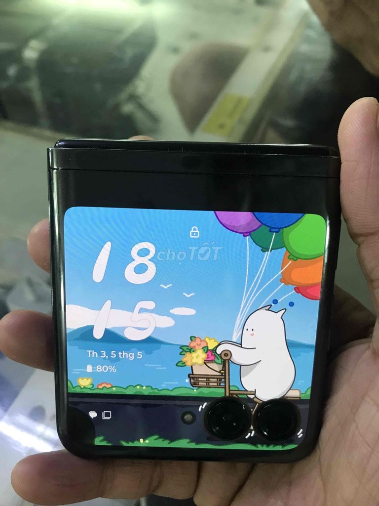 Motorola Razr 40 Ultra  Đốm nhỏ màn ngoài. Mua bán Điện thoại tại Quận 4 Tp Hồ Chí Minh được đăng bởi Trần Minh Nguyễn hình 1