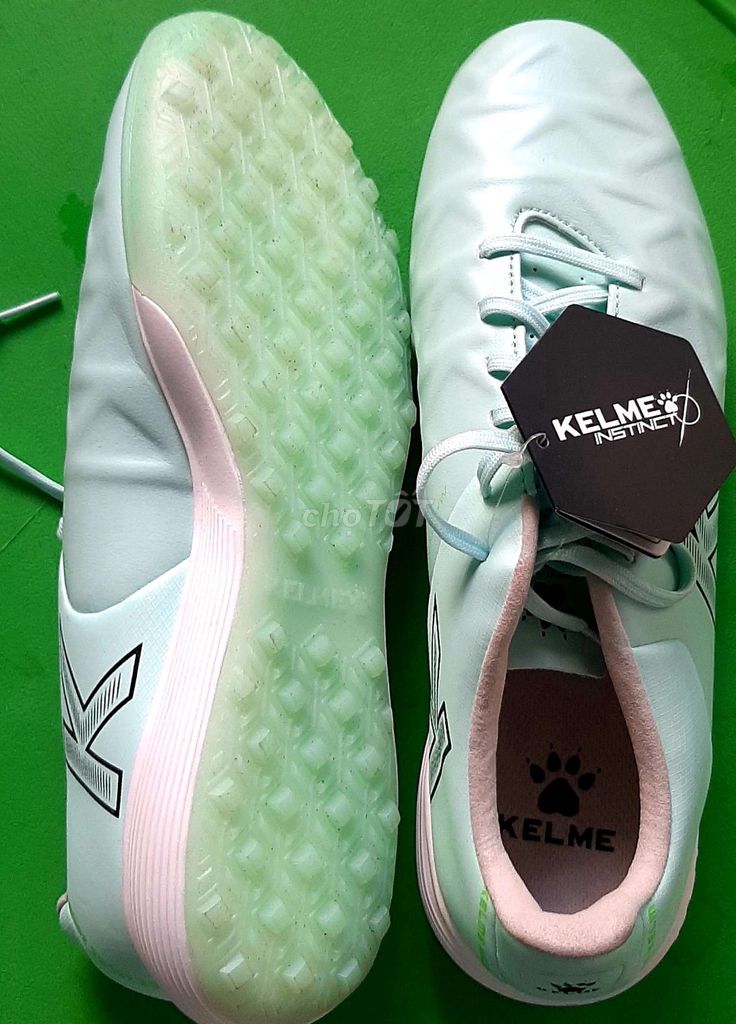 Giày đá bóng Kelme Instinct Nam Xanh Ngọc 42. Mua bán Giày dép tại Quận 3 Tp Hồ Chí Minh được đăng bởi HẠT DẺ LỌ LEM hình 1