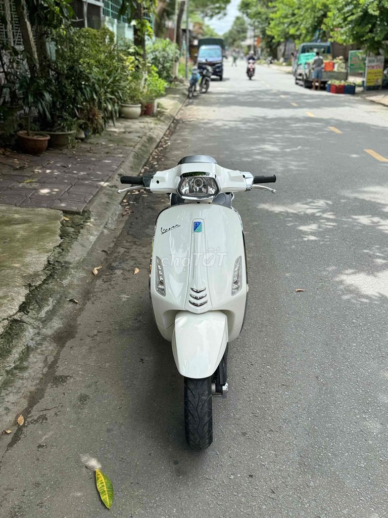 Vespa Sprint 125Abs trắng rin xe đẹp Hỗ trợ góp