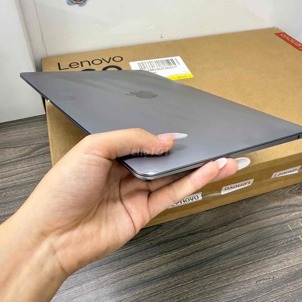 Apple Macbook Air 2020 Xám Móp nhẹ 2 góc không bớt. Mua bán Laptop tại Quận Bình Thạnh Tp Hồ Chí Minh được đăng bởi huấn hình 1