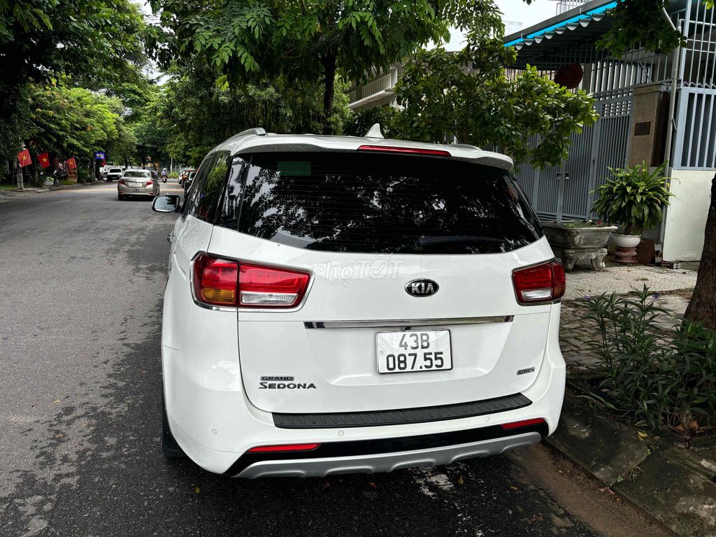 Kia Sedona 2015 2.2L DATH - 120000 km. Mua bán Ô tô tại Quận Cẩm Lệ Đà Nẵng được đăng bởi Minh Huy hình 4