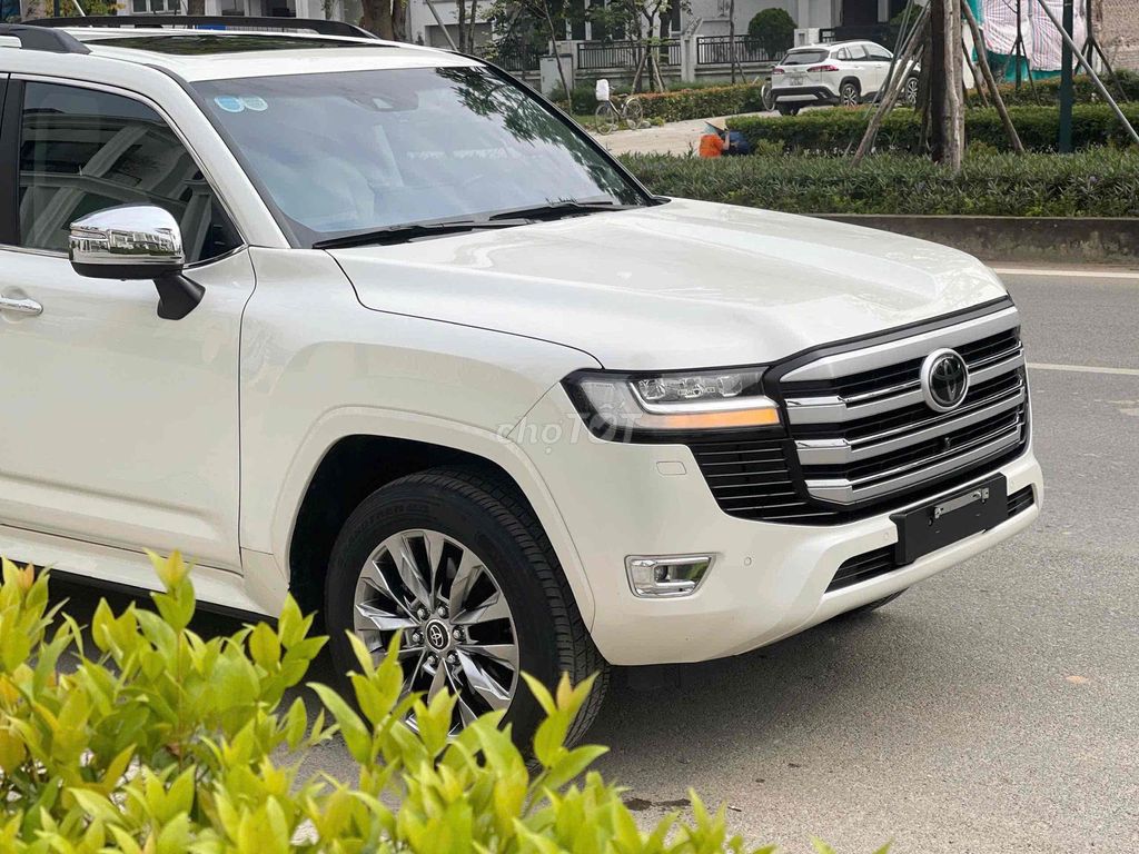 Toyota Land Cruiser LC300 2023 3.5 V6 - 21000 km. Mua bán Ô tô tại Quận 1 Tp Hồ Chí Minh được đăng bởi Nguyên hình 15