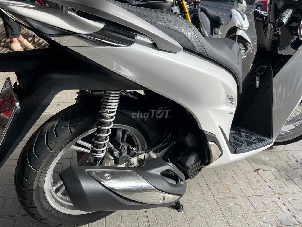 Sh 160 ABS 2024❇️Đồng Moto Đà Lạt ❇️. Mua bán Xe máy tại Thành phố Đà Lạt Lâm Đồng được đăng bởi ĐỒNG MOTOR 2  cá nhân hình 3