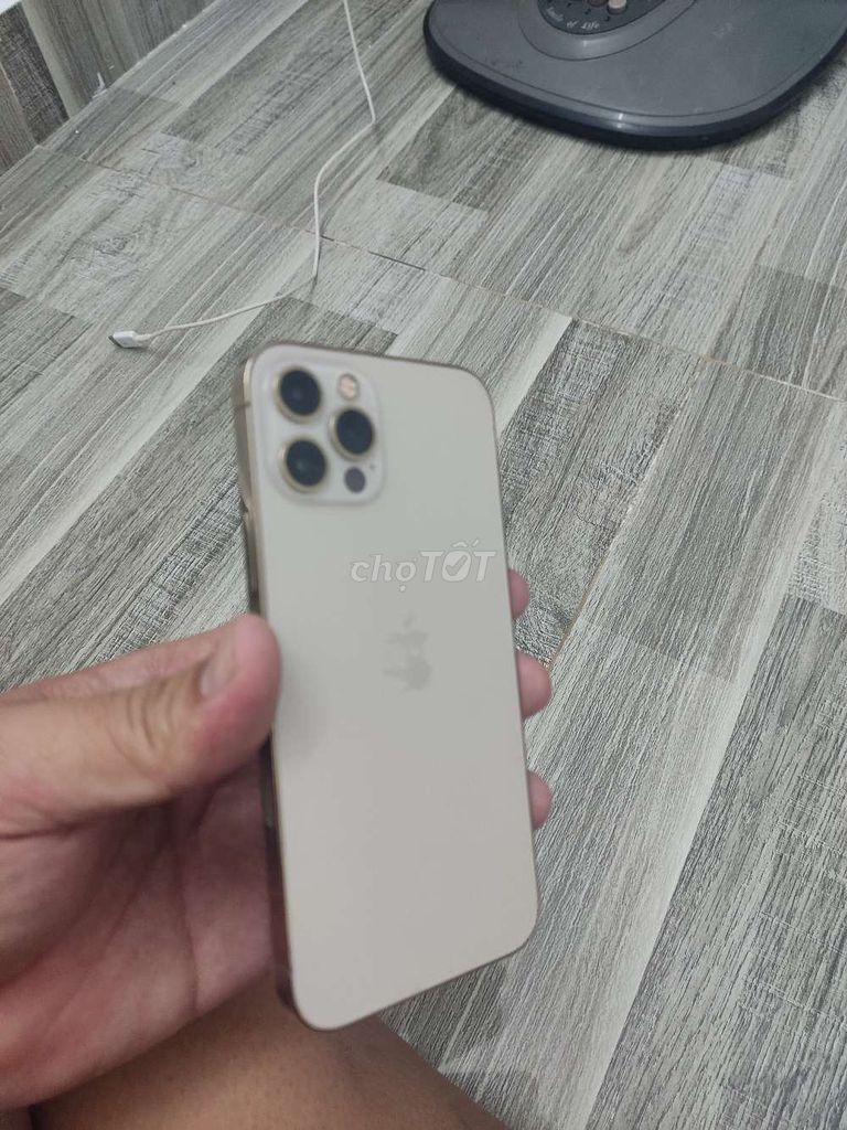 Apple iPhone 12 Pro 128GB Vàng Gold. Mua bán Điện thoại tại Huyện Hóc Môn Tp Hồ Chí Minh được đăng bởi Tiền Lê Thanh hình 1