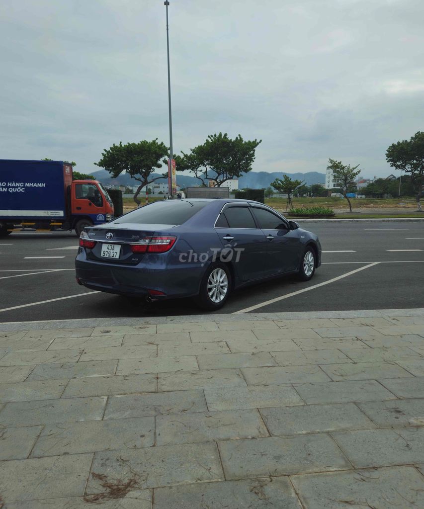 Toyota Camry 2.0E 2016 58000 км синий
