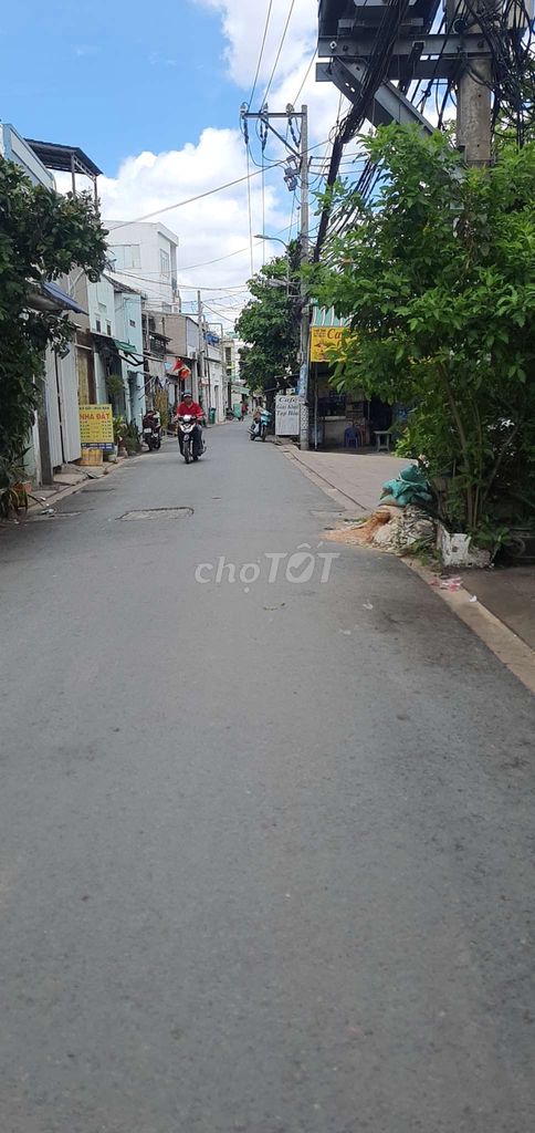 Nhà cho thuê Hương Lộ 2 gần BV Bình Tân phù hợp làm nghề, cắt may,...