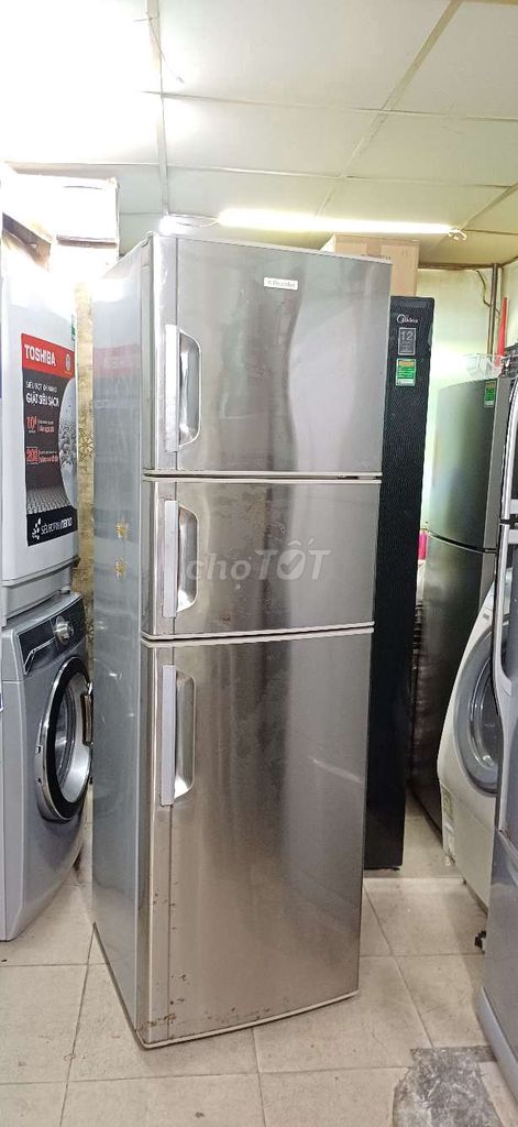 Tủ lạnh Electrolux 247 lít Bạc. Mua bán Tủ lạnh tại Quận 6 Tp Hồ Chí Minh được đăng bởi Anh Quý hình 1