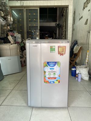 Tủ lạnh Sanyo Aqua mới 90%, dung tích 93 lít