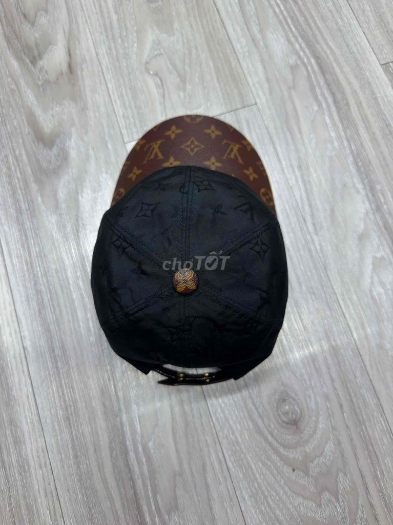 Mũ lưỡi trai Louis Vuitton Unisex size M. Mua bán Phụ kiện thời trang khác tại Thành phố Thủ Đức Tp Hồ Chí Minh được đăng bởi Bạch Văn Nhất hình 1