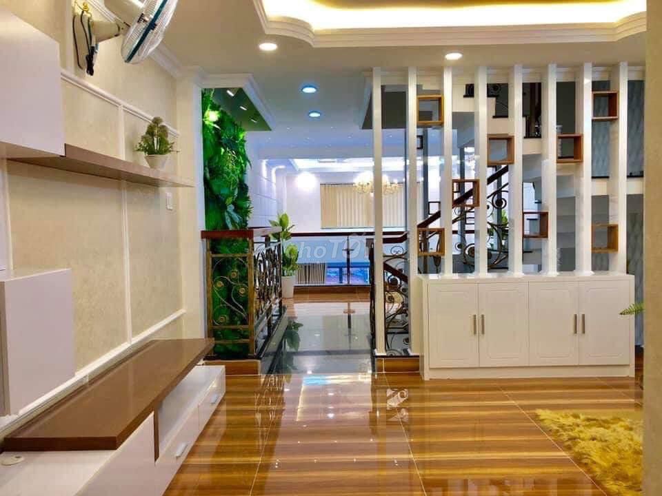 Bán Nhà Gấp Lạc Long Quân - 64,7m² - 4 Tầng - Chỉ 8,5 Tỷ - Đẹp Ở Ngay