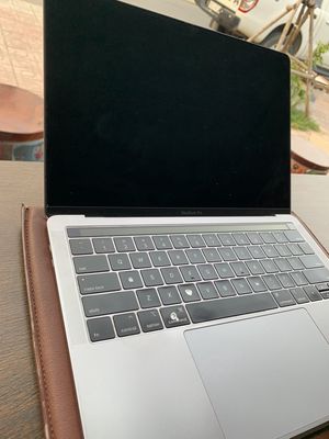 Macbook pro 2019 256GB Xám đã sử dụng