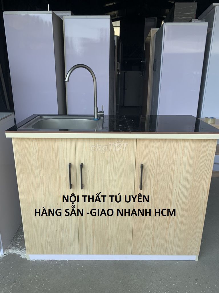 Với chất liệu nhựa cao cấp và kích thước nhỏ gọn, tủ bếp mini nhựa Đài Loan phù hợp với các phòng trọ, ký túc xá hay các căn hộ chung cư có diện tích nhỏ. Hãy xem hình ảnh để thấy sự tiện dụng và độc đáo của sản phẩm này.