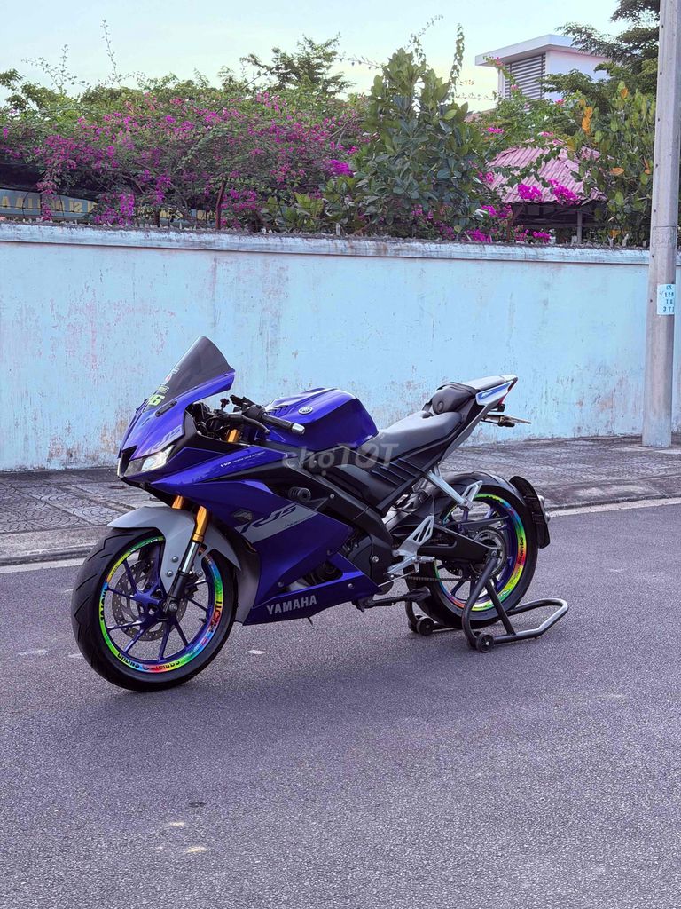 Зеленая ручная тележка Yamaha R15 v3