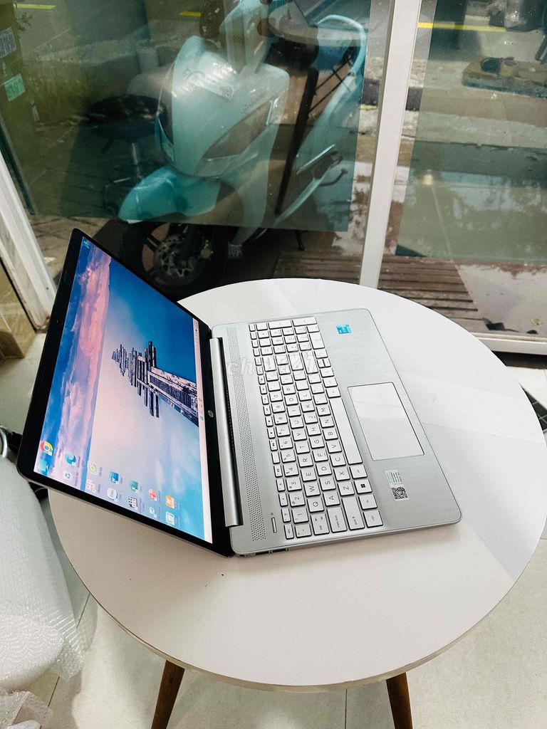 HP 15SFQ i3-1115G4 15.6 inch 8GB/256GB Bạc. Mua bán Laptop tại Quận 12 Tp Hồ Chí Minh được đăng bởi Mr T hình 1