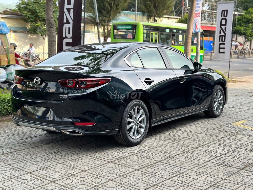 Mazda 3 Premium VIN26 - глянцевый черный - скидка 50 тр+подарок
