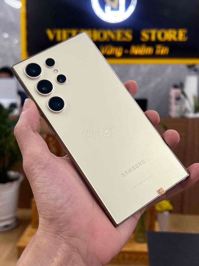 Samsung Galaxy S24 Ultra 12/512GB Vàng gold yêu. Mua bán Điện thoại tại Quận Thanh Khê Đà Nẵng được đăng bởi Vietphones Store 16 Kỳ Đồng hình 1