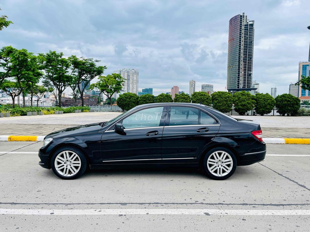 Cần bán Mercedes C230 sx2009 xe cực kì đẹp. Mua bán Ô tô tại Quận 6 Tp Hồ Chí Minh được đăng bởi Vinh Nguyễn hình 6