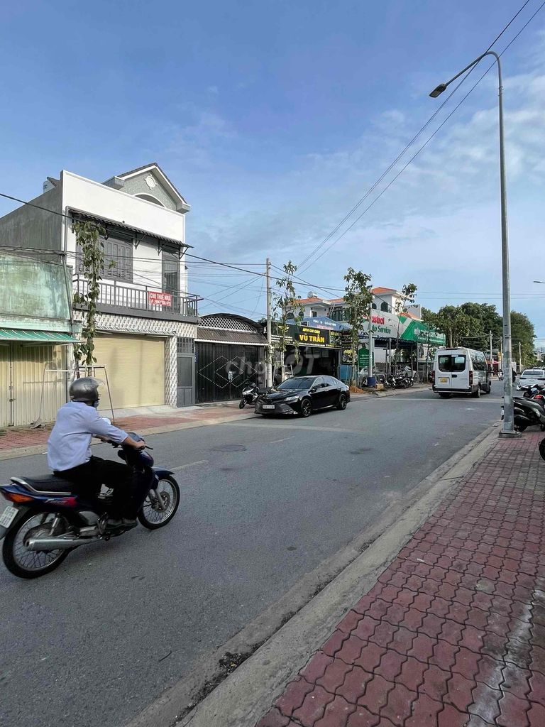 CHO THUÊ MẶT TIÊN KINH DOANH SÁT VÒNG XOAY HIỆP THÀNH 3