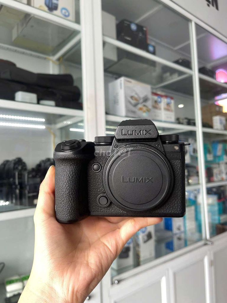 Máy ảnh Panasonic Lumix S5 Mark II X. Mua bán Máy ảnh, Máy quay tại Quận 1 Tp Hồ Chí Minh được đăng bởi Thanh Thanh hình 1