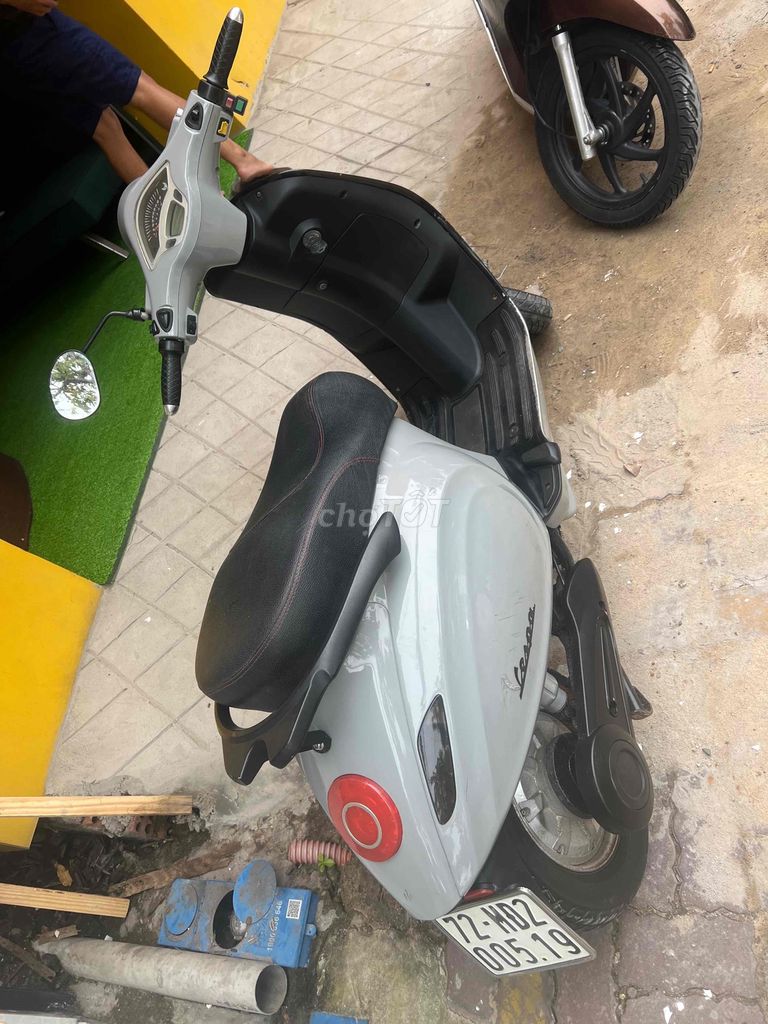 xe máy điện co cavet đày đủ còn mới tinh. Mua bán Xe máy tại Thành phố Vũng Tàu Bà Rịa - Vũng Tàu được đăng bởi bán xe máy cho ngừoi khó khăn cho thiếu nửa tiền chỉ cần cccd hình 2