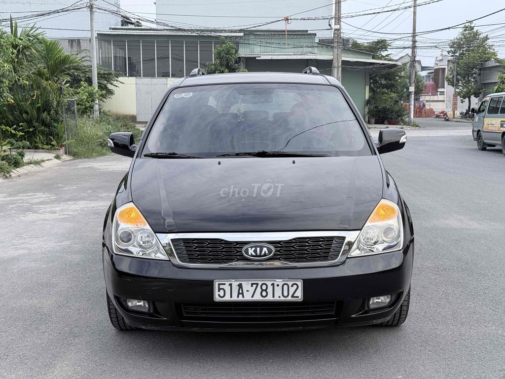 Kia Carnival 2.7AT в отличном оригинальном состоянии с полным ТО