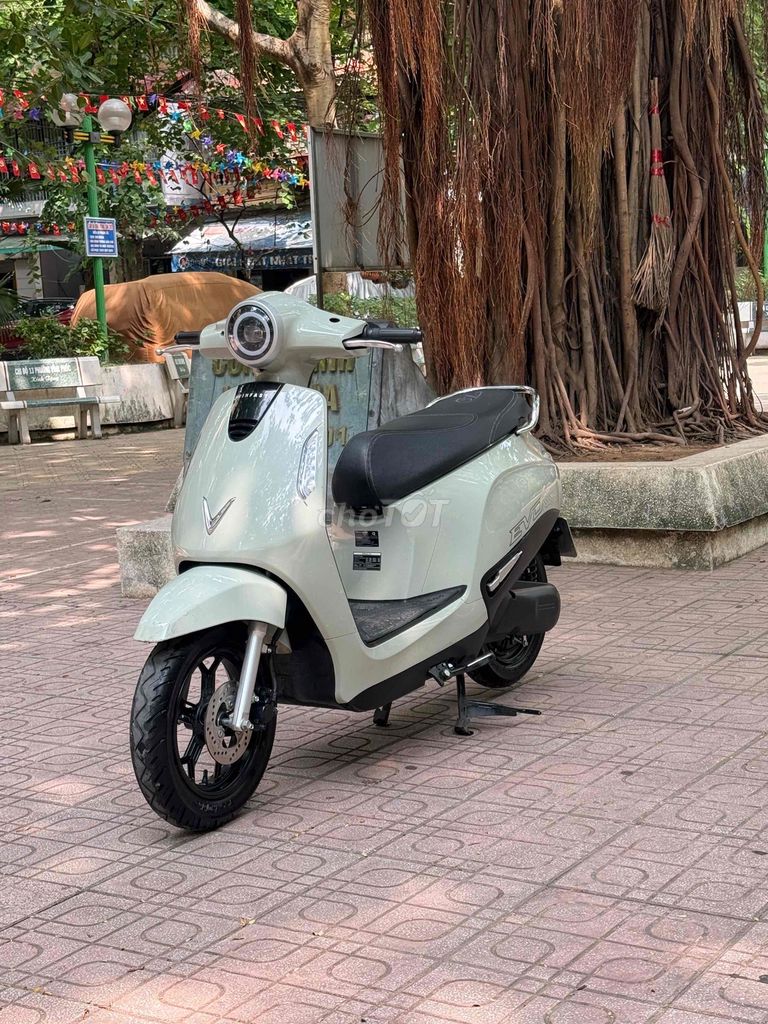 Vinfast Evo Grand 2025 xanh Ô Liu 120km 1 lần sạc