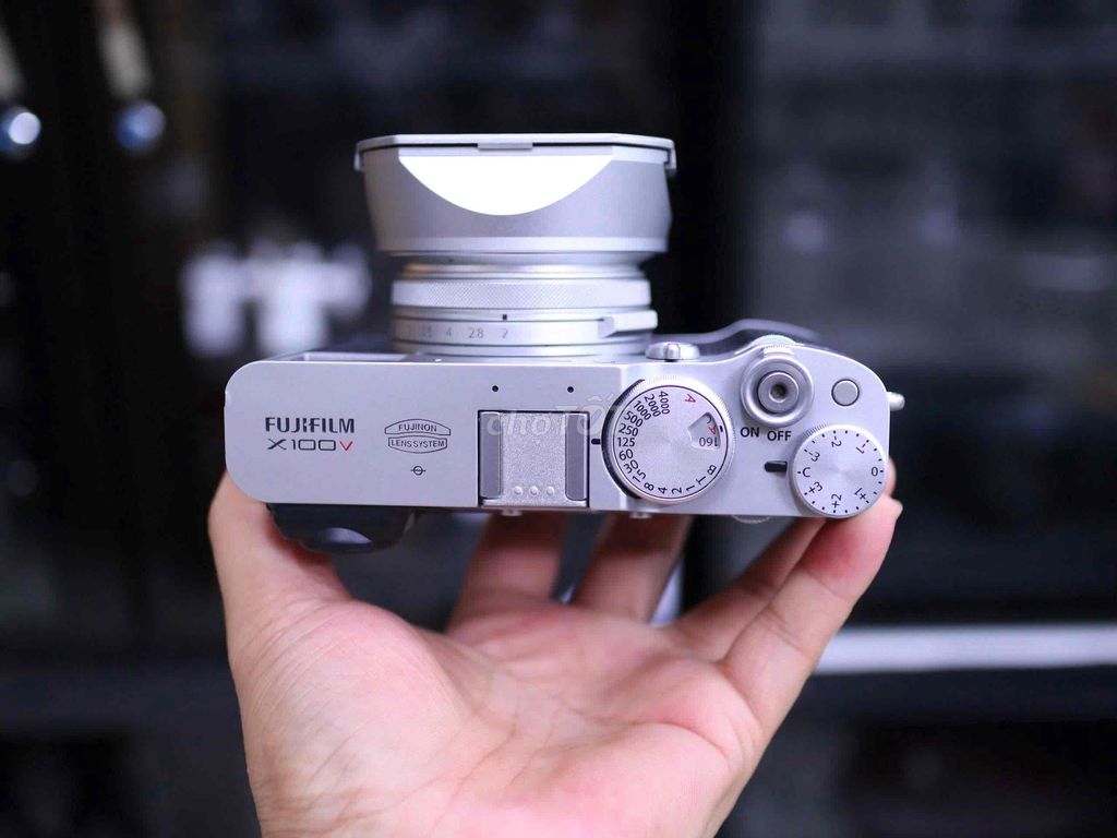 Máy ảnh Fujifilm X100V Bạc đã qua sử dụng. Mua bán Máy ảnh, Máy quay tại Thành phố Thủ Dầu Một Bình Dương được đăng bởi Chinh Lee hình 1