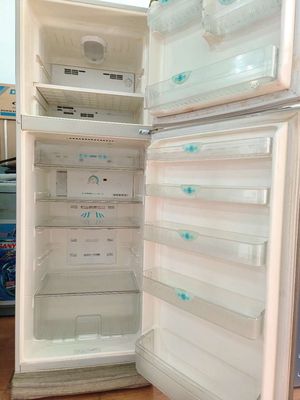 Thanh lý tủ lạnh Electrolux 335l như hình