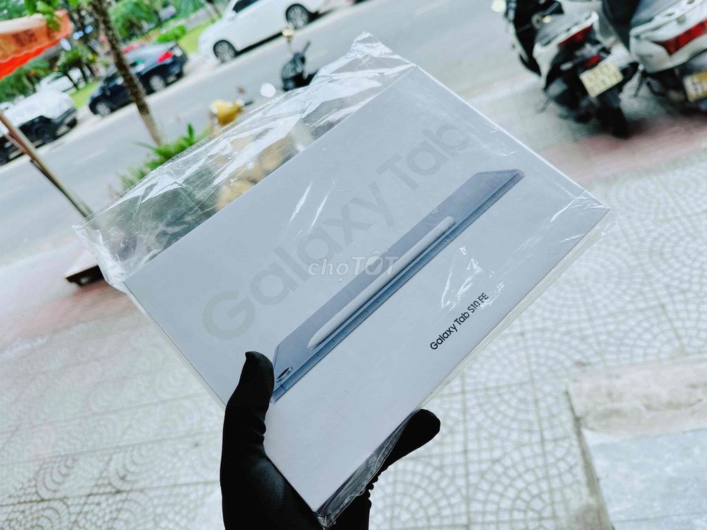 Samsung Tab S10 FE 128G Wifi màu xanh new 100% VN. Mua bán Máy tính bảng tại Quận Hải Châu Đà Nẵng được đăng bởi TUẤN LUXURY MOBILE ĐÀ NẴNG hình 1