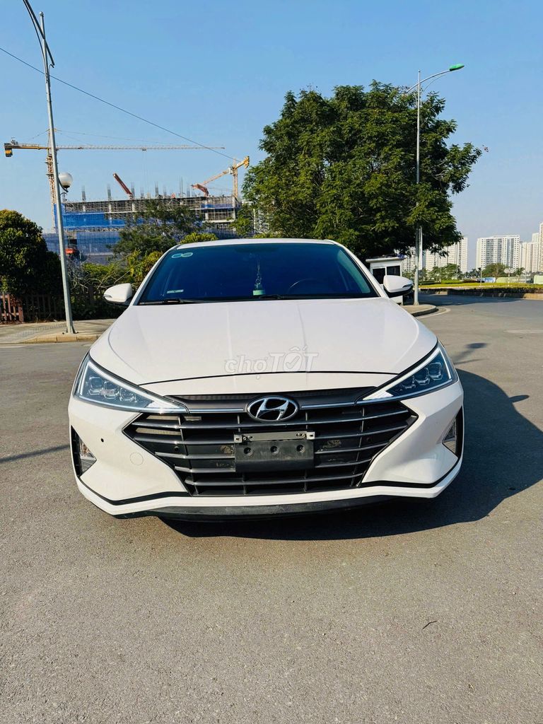 Hyundai Elantra 2019 2.0AT - 70000 km