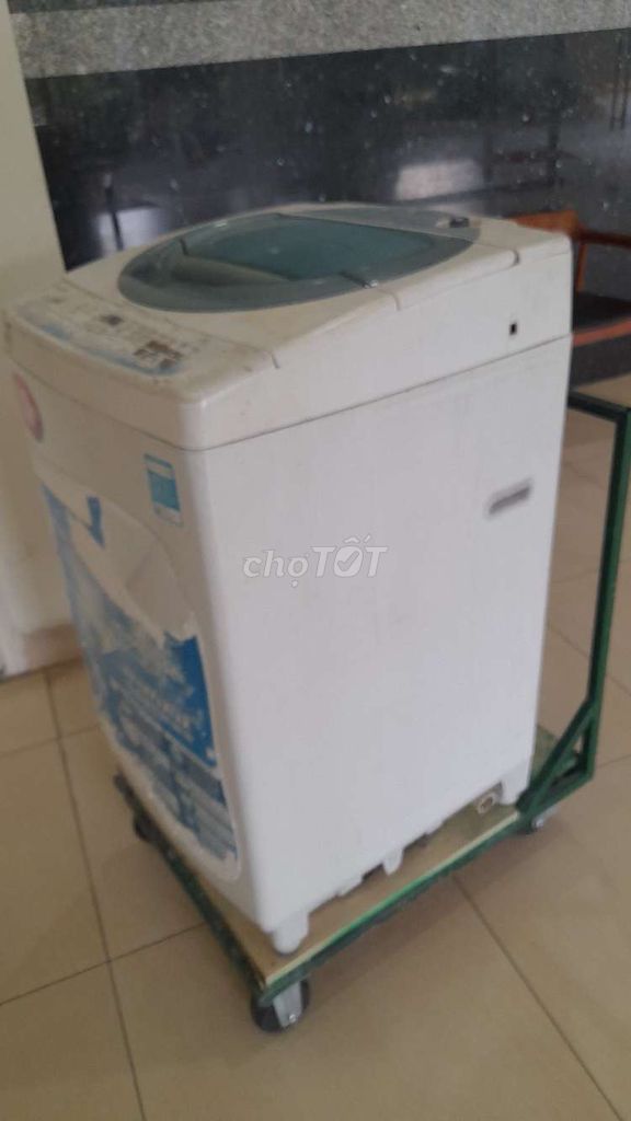 GIA ĐÌNH THANH LÝ MÁY GIẶT TOSIBA 9 KG CÒN TỐT