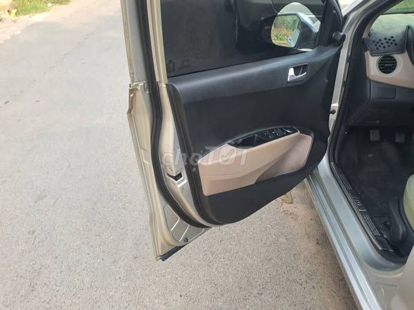 Bán huyndai i10 2017, bản đủ, số sàn. Mua bán Ô tô tại Thành phố Thủ Dầu Một Bình Dương được đăng bởi Lê Văn Tân hình 5