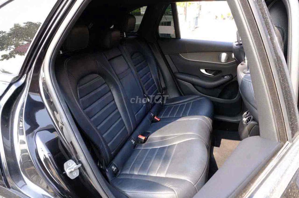 Mercedes-Benz GLC 300 4Matic 2020 Черный 77432км