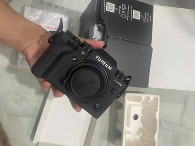 cần bán body máy ảnh Fujiflim X-T4 (new) full hộp