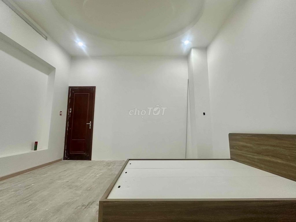 Студия MT Tan Son Nhi Ground