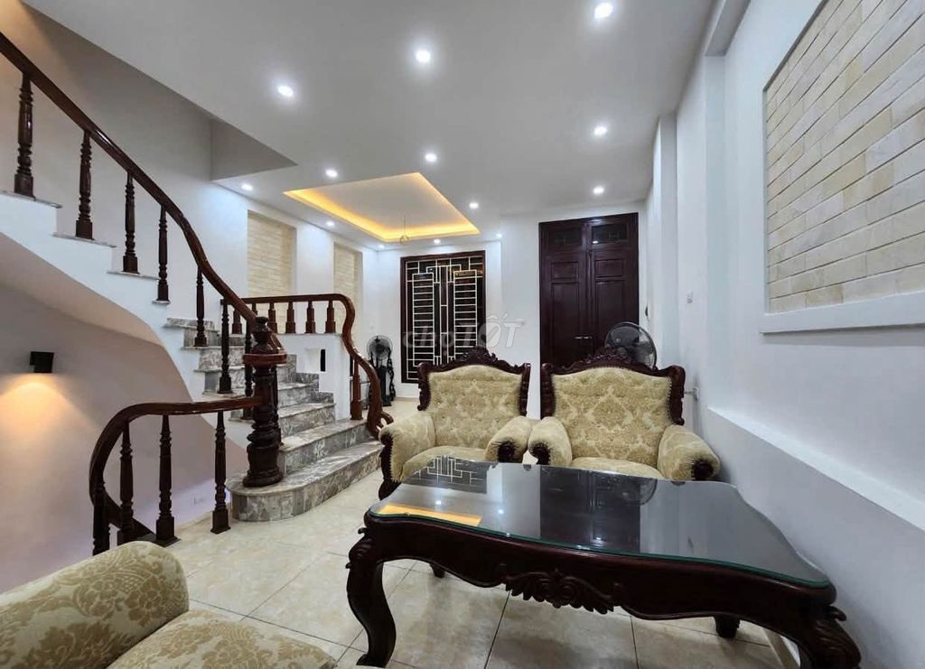 Дом на улице Luong Khanh Thien, 50м², расширяющийся кзади, более 15 млрд