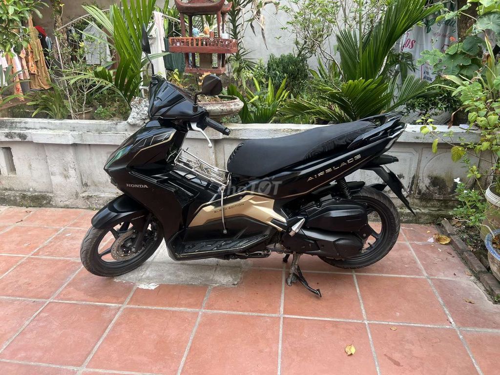 Специальная модель Honda Airblade 125 2020, черная