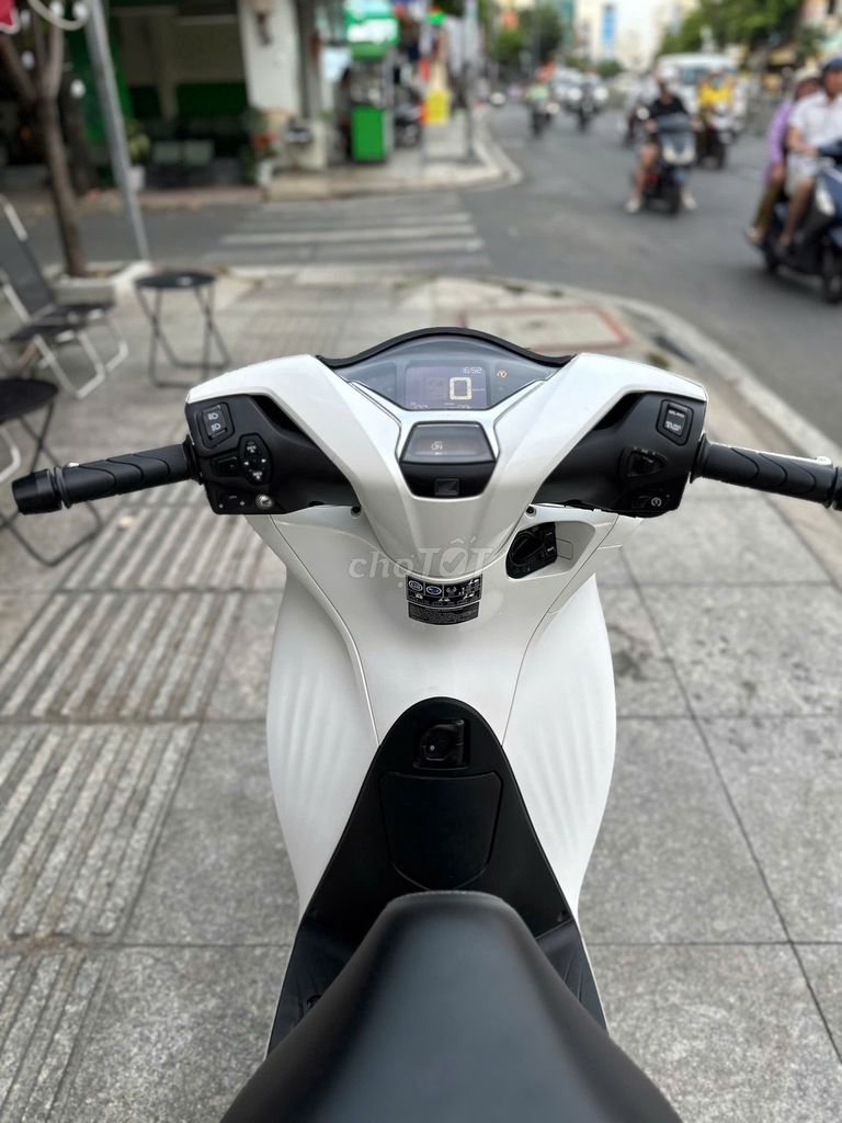 Honda SH 150i ABS 2020 Sporty Trắng. Mua bán Xe máy tại Quận Bình Thạnh Tp Hồ Chí Minh được đăng bởi VÕ MINH HẬU hình 10
