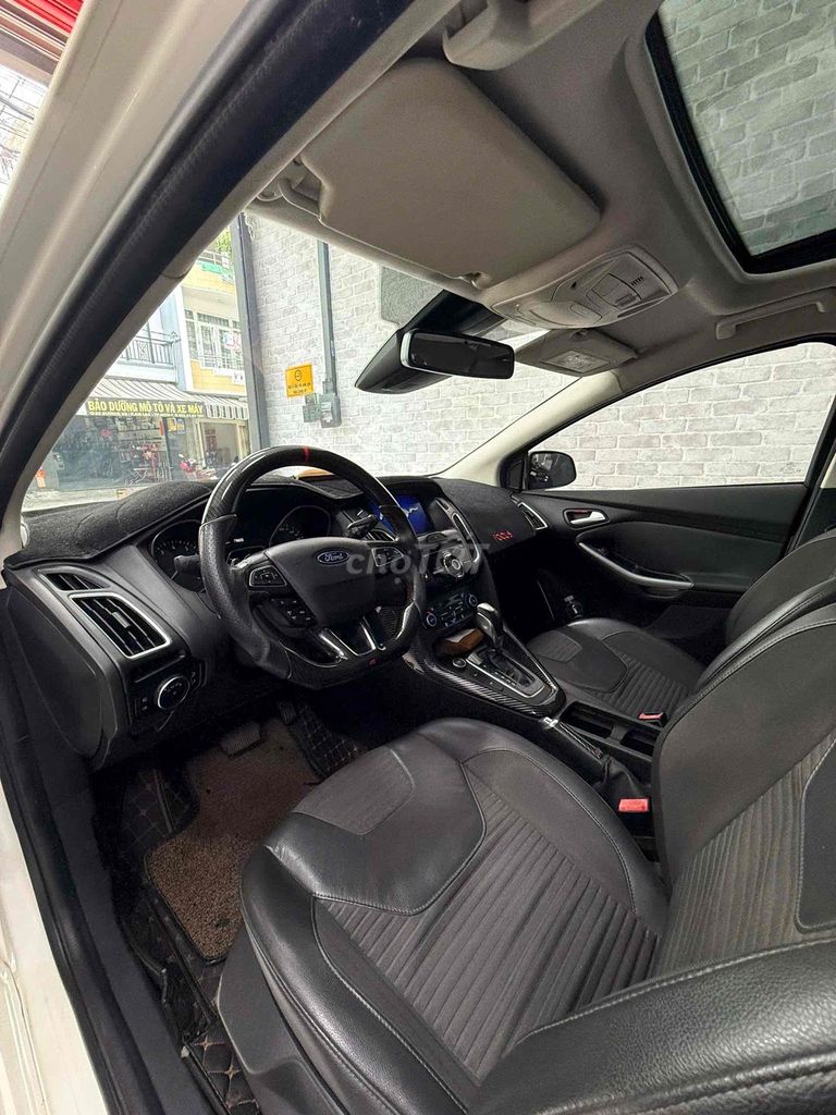 Ford Focus Комплектация S Белый