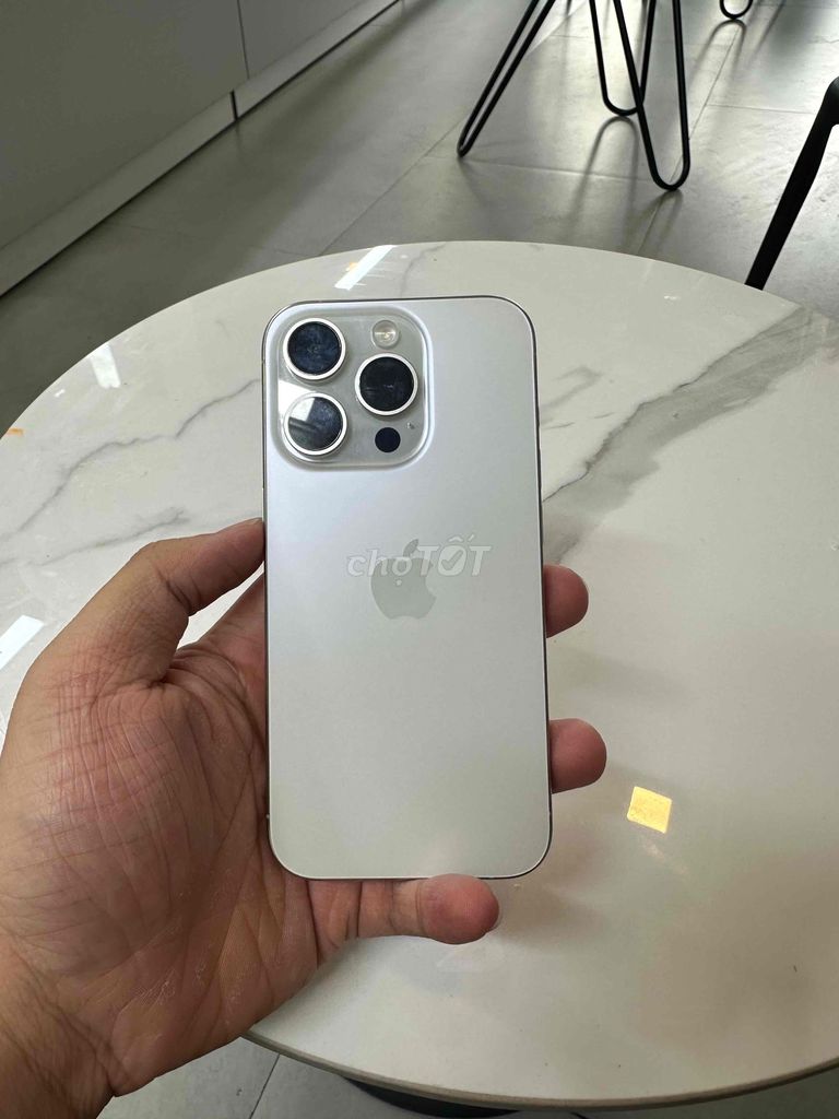 iPhone 15 Pro Trắng 256GB Trắng Pin 84% All Zin. Mua bán Điện thoại tại Quận 1 Tp Hồ Chí Minh được đăng bởi Bùi Minh Trí hình 1