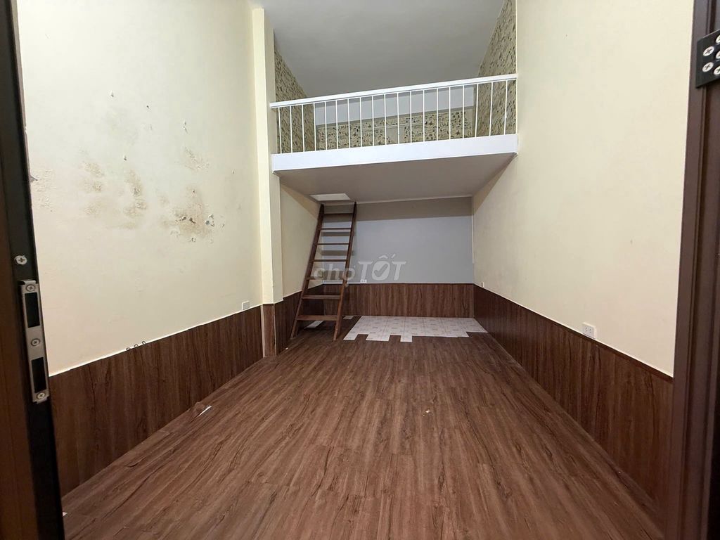 Хороший дом 20 кв.м x 2.5 этажа, 10 млн, рядом с улицей