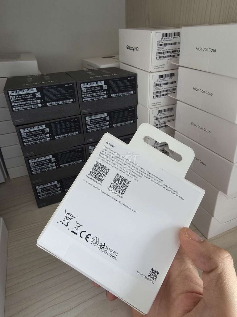 Samsung fit 3 mới nguyên seal SSVN BH12T HÃNG. Mua bán Thiết bị đeo thông minh tại Quận 12 Tp Hồ Chí Minh được đăng bởi Chuyên SAM chính hãng  hình 1