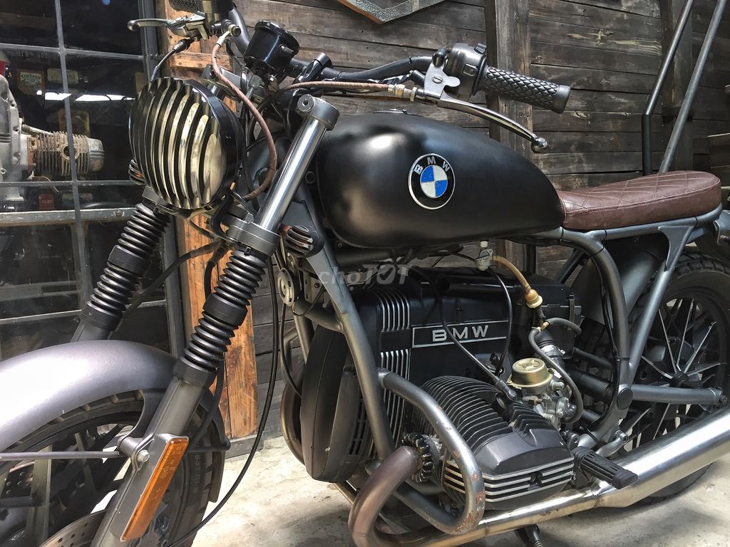 BMW R65 The BMW R65 was a light touring motorcycle introduced by BMW in  1978 to add a midsize motorcycle to its product line The original R65  with a  By Jorges