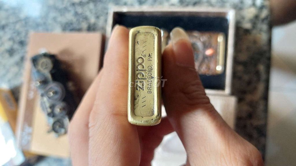 Bật lửa Zippo 6 gạch huyền 1984 Đồng Vàng. Mua bán Đồ sưu tầm, đồ cổ tại Quận Lê Chân Hải Phòng được đăng bởi Dương Bùi hình 1