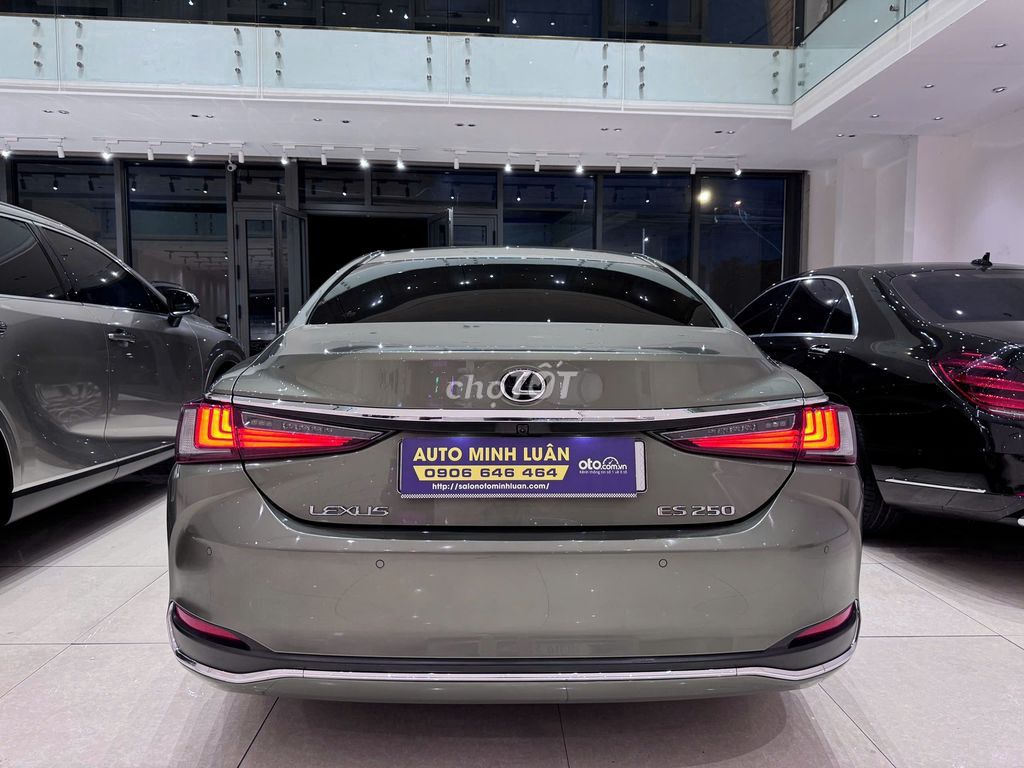 Lexus ES 2021 250 - 29000 km. Mua bán Ô tô tại Quận Gò Vấp Tp Hồ Chí Minh được đăng bởi Sĩ Minh hình 3